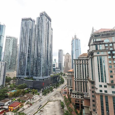 Borderless Swimming Pool - Invincible Twin Towers View - Free Wifi Apartment Kampong Gombak Utara Exterior photo